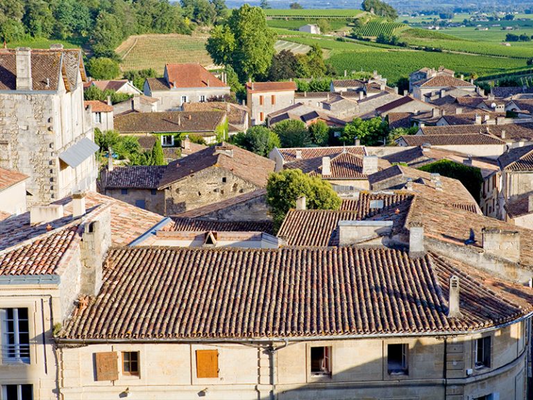 Taxi Libourne pour visite Saint-Émilion par AAA Taxi près de Bordeaux